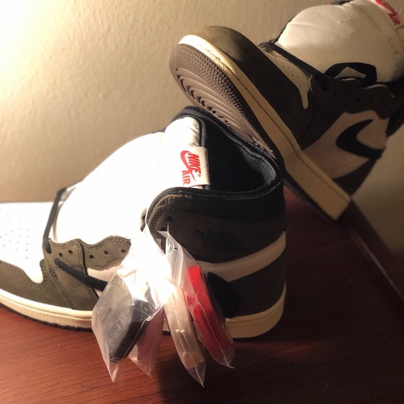 travis scott jordan 1 low flight club